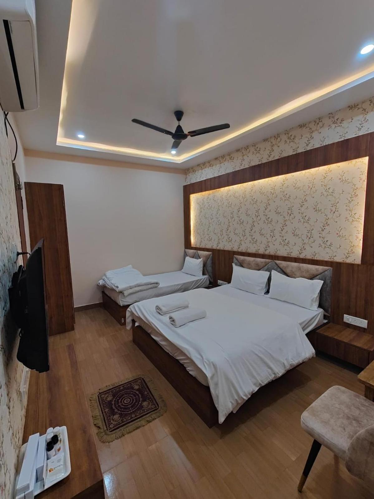 Hotel Mangal Murti Varanasi Eksteriør bilde
