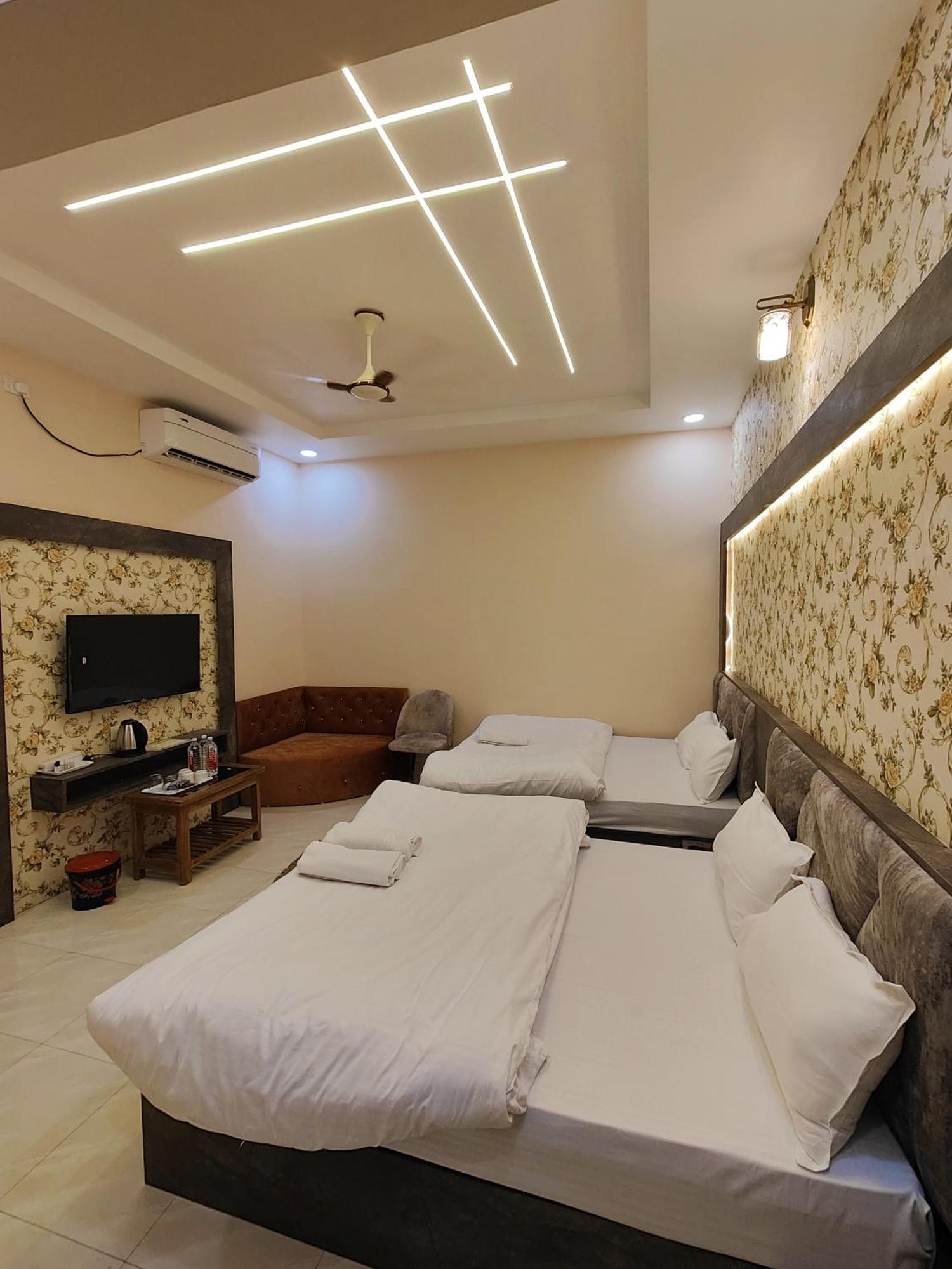 Hotel Mangal Murti Varanasi Eksteriør bilde
