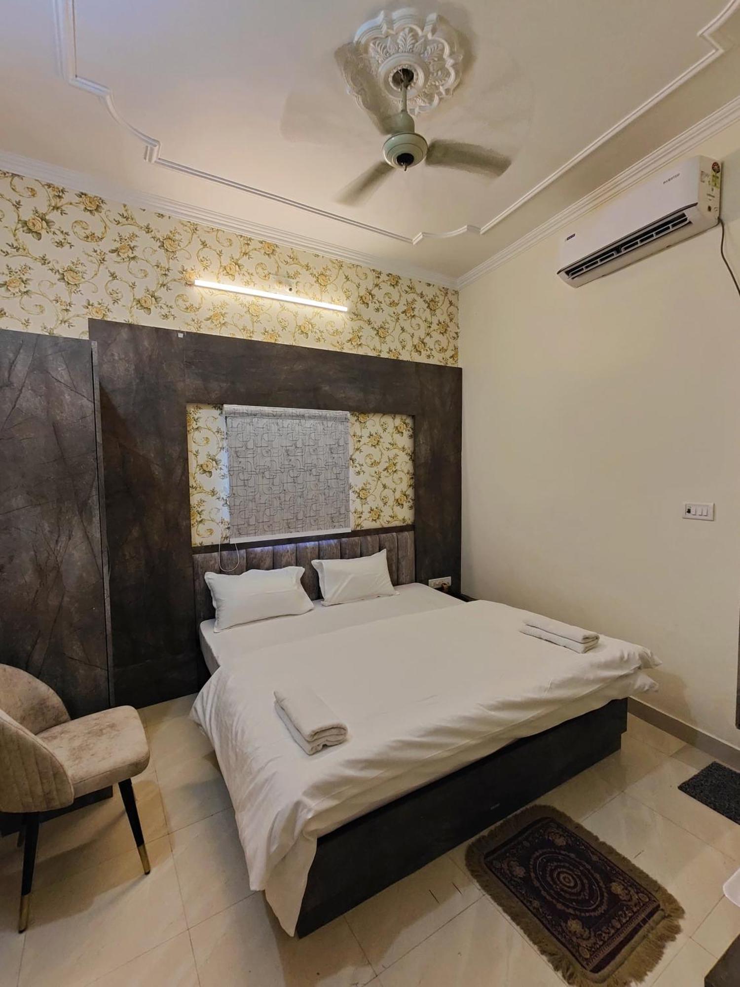 Hotel Mangal Murti Varanasi Eksteriør bilde