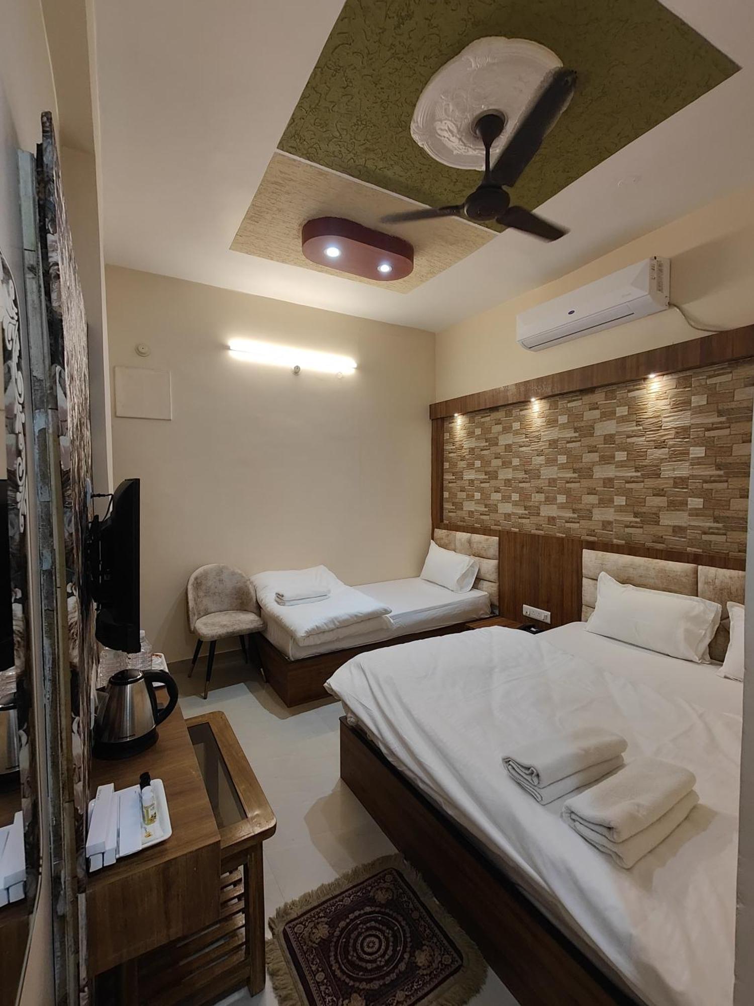 Hotel Mangal Murti Varanasi Eksteriør bilde